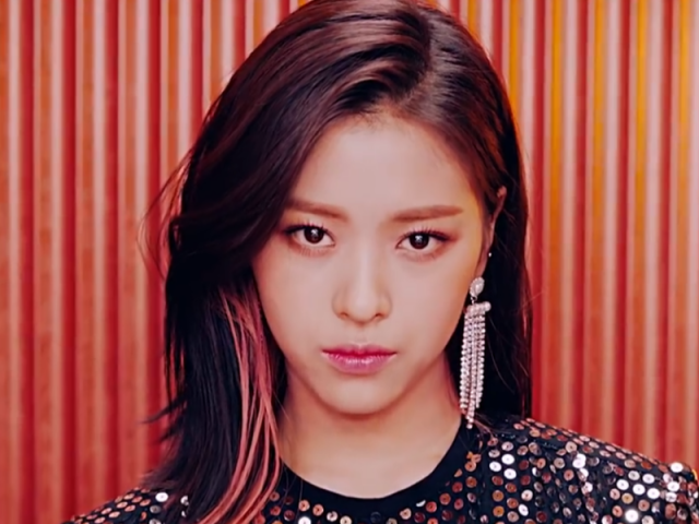 Shin Ryujin (신류진).
Nome de Palco: Ryujin (류진).