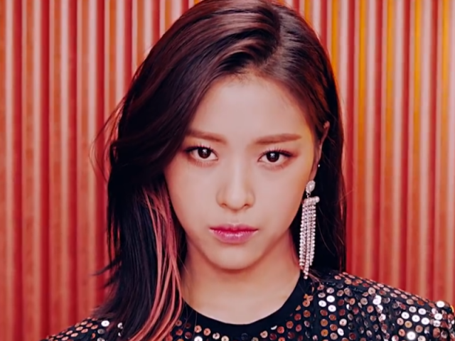 Shin Ryujin (신류진).

Nome de Palco: Ryujin (류진).