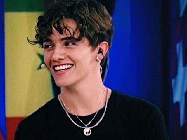 Noah Urrea
