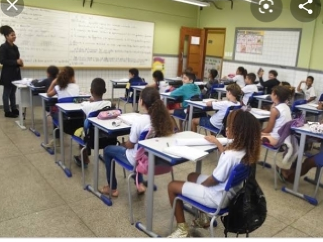 Estuda em escola pública?