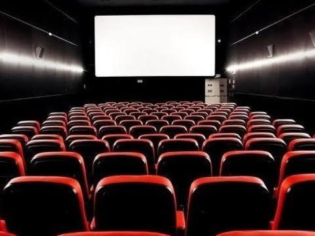 Ir ao cinema