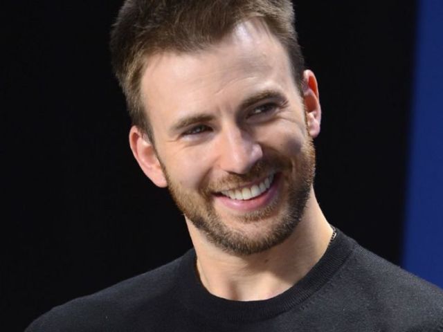 Chris Evans (Steve Rogers - Capitão América)