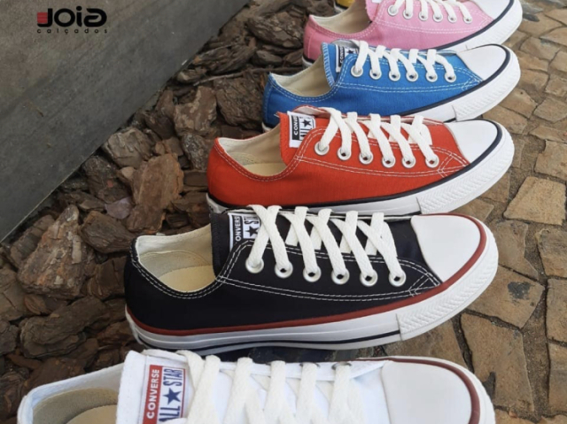 amo esse estilo de tênis
e colorido mais ainda