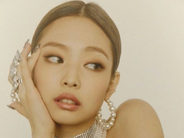 Jennie
BLACKPINK