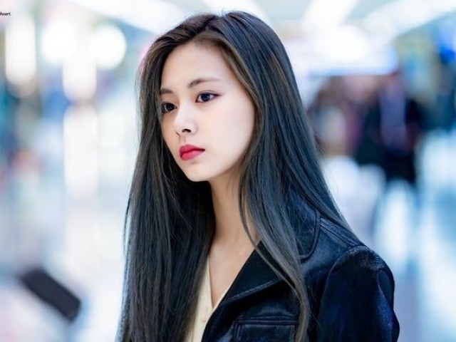 Tzuyu
Twice