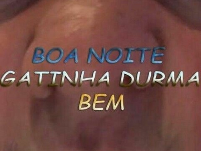 Namorar. Não tem pra onde fugir. É o mal do qual não há escapatória. Paquerar, flertar, vir de ZAP, é com ele mesmo. Ele tenta balancear com a vida de estudante, mas a quarentena tá ACABANDO com ele por não poder sair com os contatinhos...