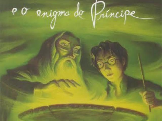 Enigma do Príncipe (o sexto)... Você sabe o quanto eu amo o Professor Snap, no livro pude conhecer mais sobre o seu passado, o que eu amei. Nele o Dumbledore morre e eu odeio aquele velho. Então sim, amo o livro!