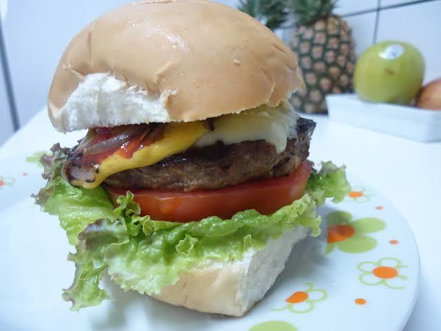 Chamar os amigos pra casa e fazer uma comida pra eles