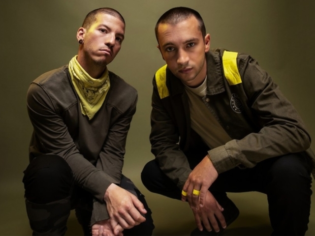 Twenty one pilots