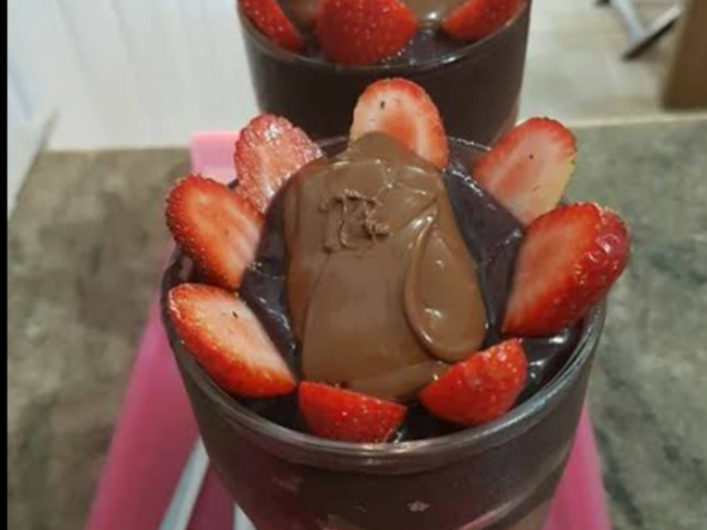 Açai com nutella e frutas