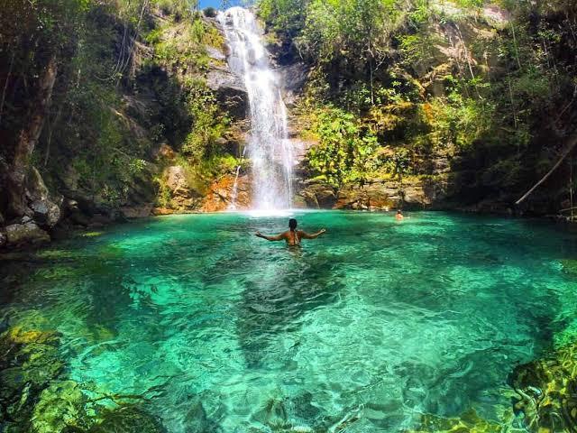 EM CACHOEIRA