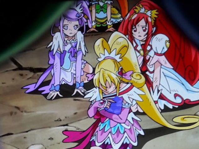 Glitter rosa, Glitter Vermelha, Glitter roxa. pertecem a Glitter Force da Netflix