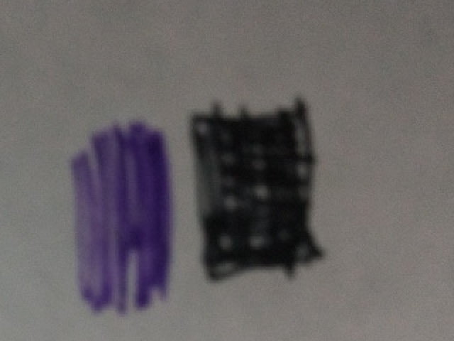 Preto e roxo