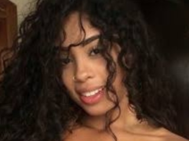 Cacheada linda
