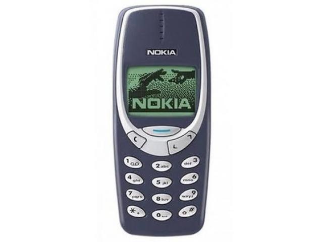 Um Nokia mermo. Era da minha irmã ;-;