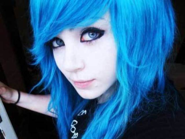 Emo azul claro