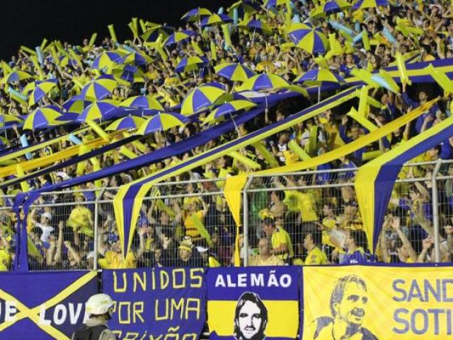 Torcida que não para de cantar...