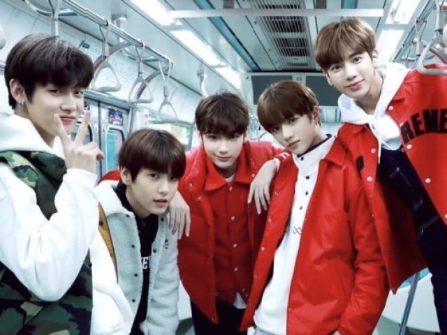 TXT RPG: Qual dos 5 meninos se APAIXONARIA por você?