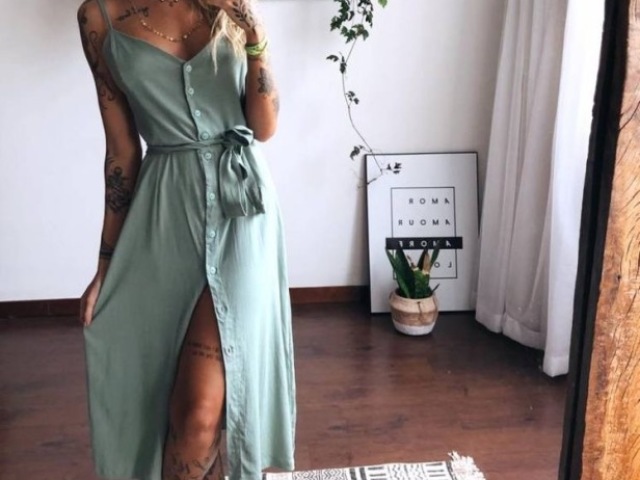 Agora um mais fresquinho, mas LINDO! Vestido verde menta, com uma sandália preta