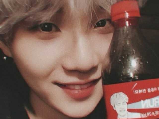 Coca-Cola (Acho que ele é o suga do bts)