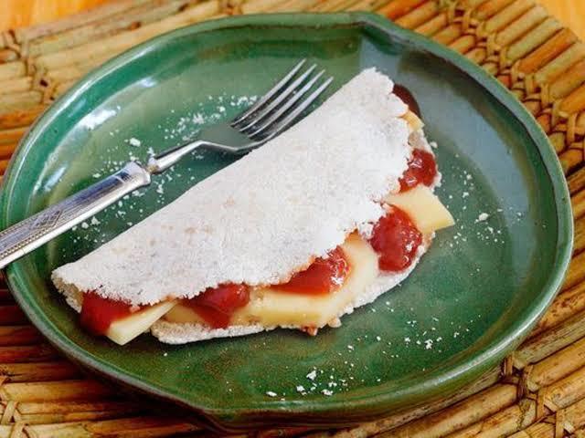 Tapioca de goiabada com queijo.