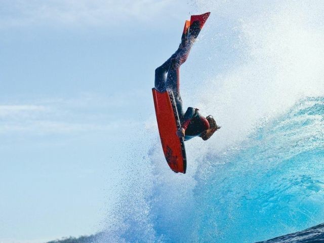 Prática bodyboard com o mozão