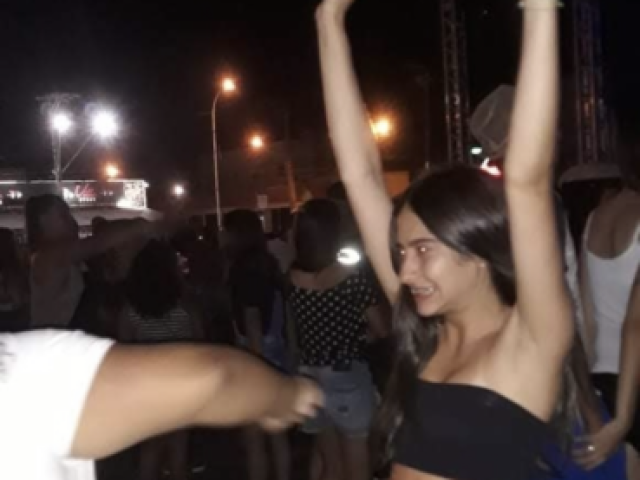 O que só dança e tem horário para ir embora