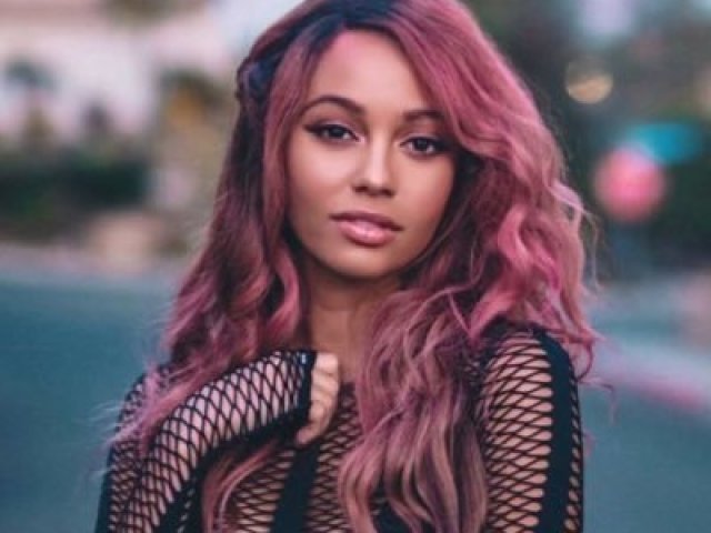 Toni Topaz