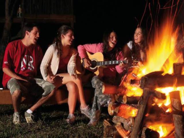 Cantar músicas com seus amigos