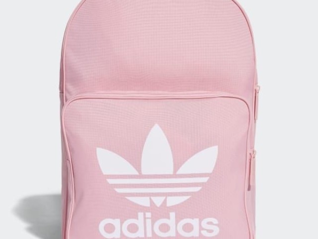 Essa
Adidas ♡♡