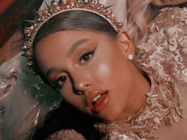 Ariana Grande✨🌘