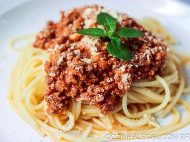 Macarrão a bolonhesa