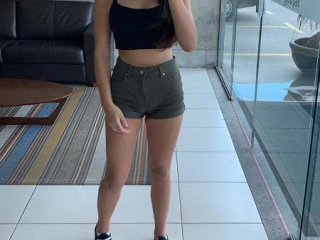 “me empresta aquela sua blusa”short de cintura alta+cropped