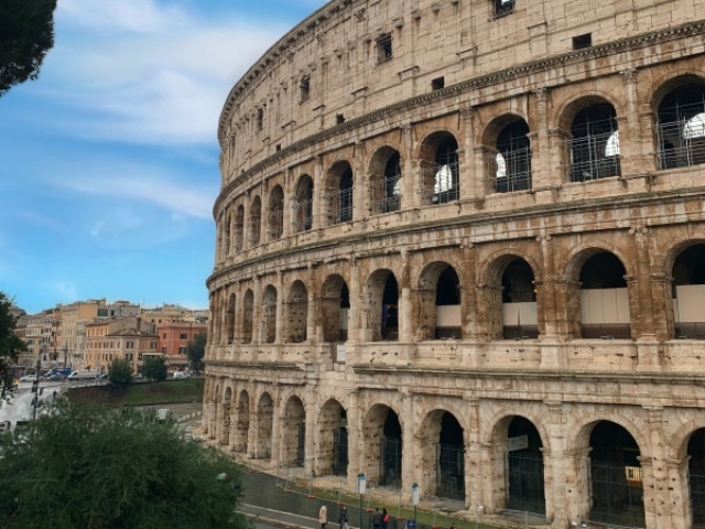 Ver com os próprios olhos monumentos históricos em Roma