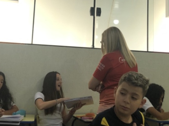 Não faz nada a aula toda