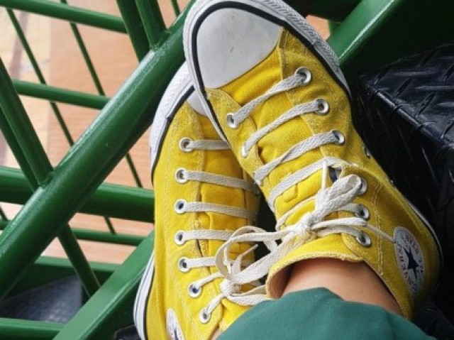 All-Star amarelo super lindo.