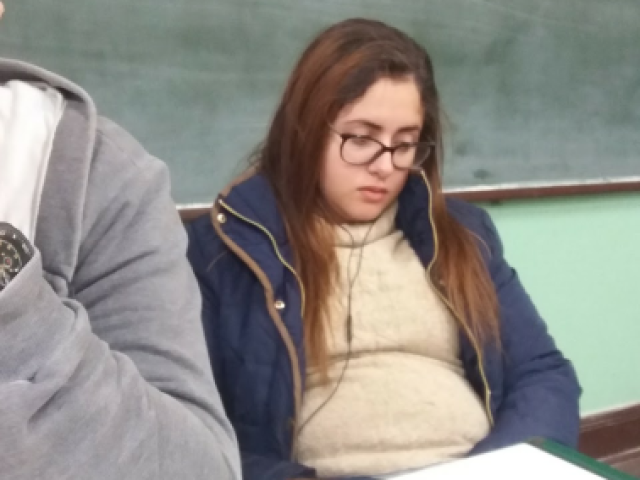 Leticia na aula de matemática