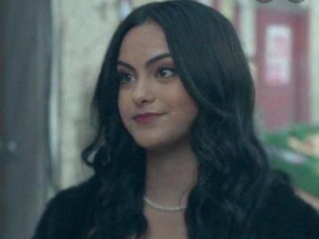 Camila Mendes