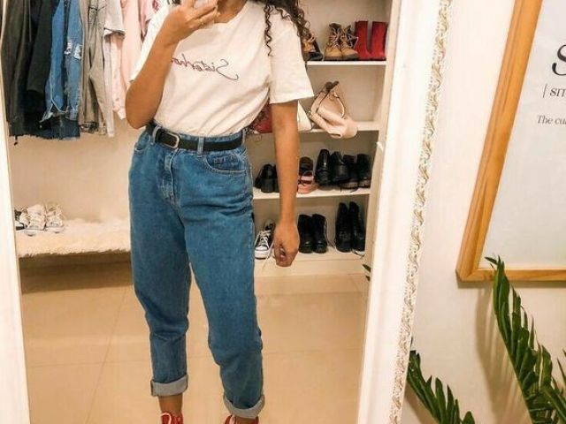 calça jeans mom, blusa ou moletom e all star