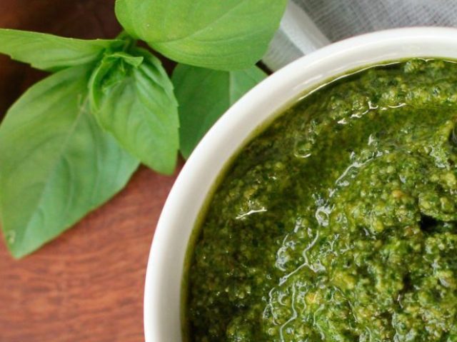 qualquer coisa com pesto