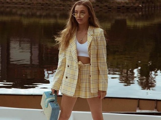 Amarelo