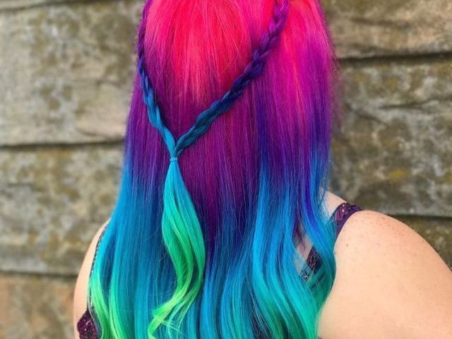 💙Monte o seu material escolar e diremos qual seria a cor do seu cabelo colorido! 💙