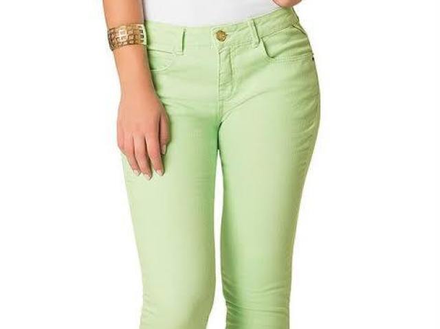 Calça verde cor pastel