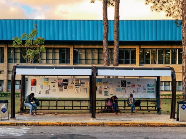 Ponto de ônibus da FEA