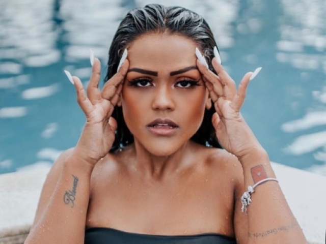Camila Loures