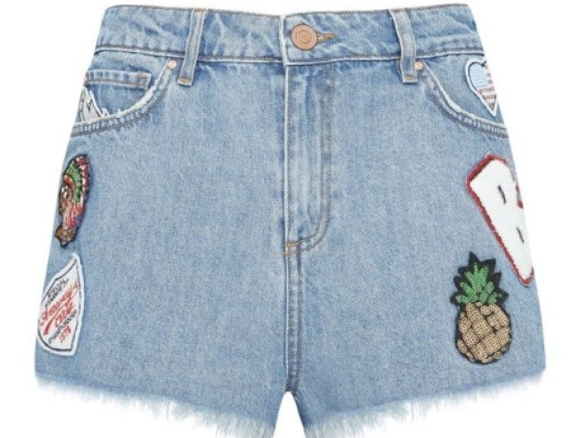 Um short jeans bem decorado