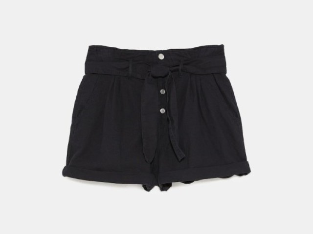 Ou o famoso short preto e básico