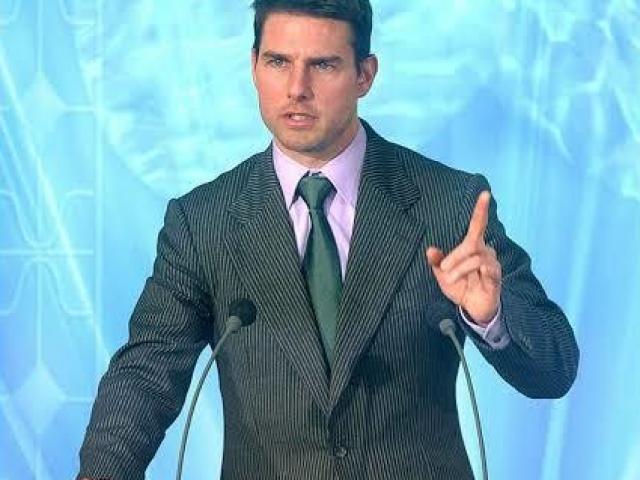 Tom Cruise virando membro de uma seita