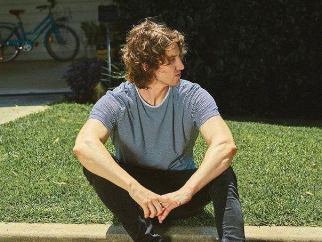 Dean Lewis