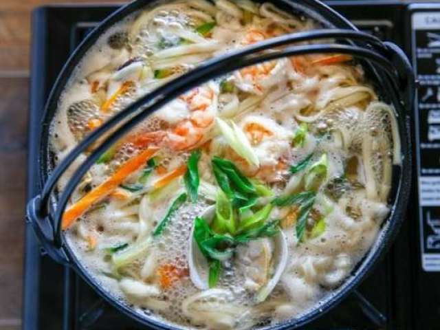 Korean Kfine Noodles/Dak-kalguksu